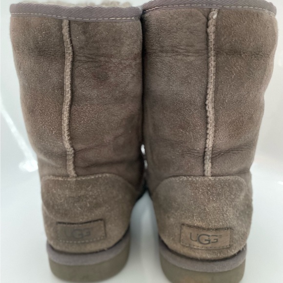 UGG Women’s Classic Short Boot Gray - Picture 2 of 2